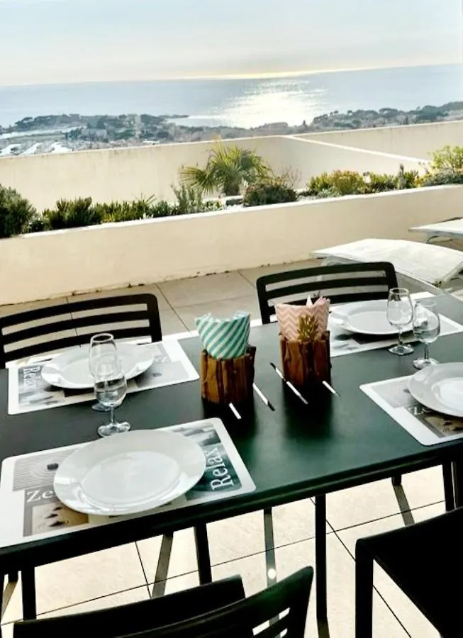 Superbe Appartement Vue Mer Et Piscine Bandol France