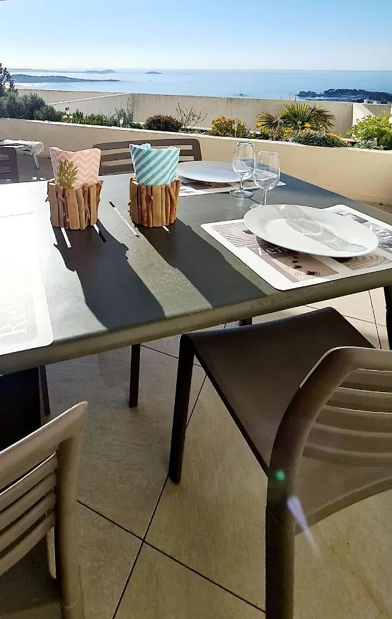 Superbe Appartement Vue Mer Et Piscine Bandol Apartment