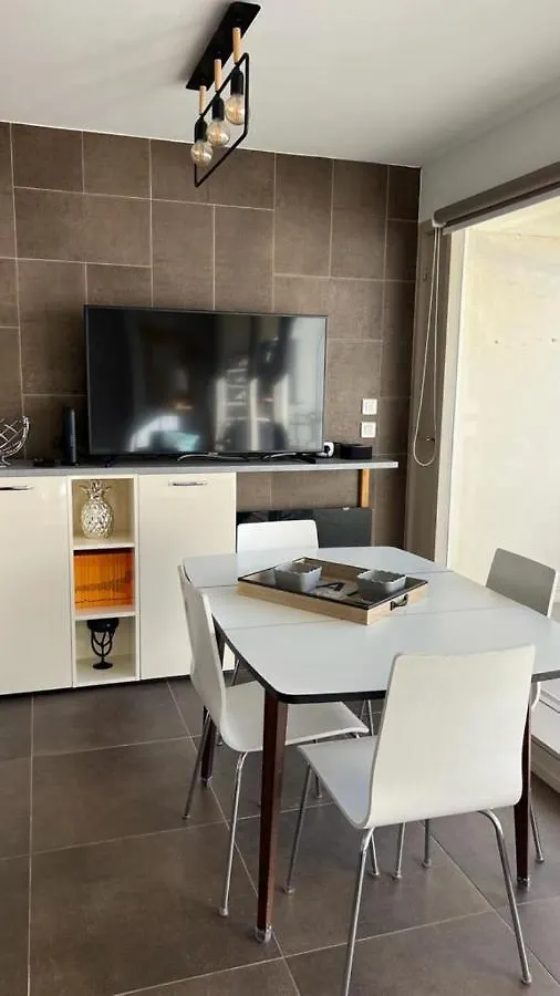 Superbe Appartement Vue Mer Et Piscine Bandol Apartment