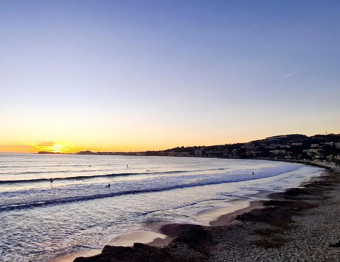 Superbe Appartement Vue Mer Et Piscine Bandol France